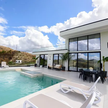 Villa 30 Luxury Place Vlore *