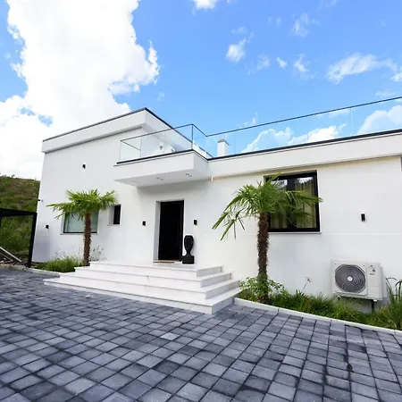 30 Luxury Place Vlore
