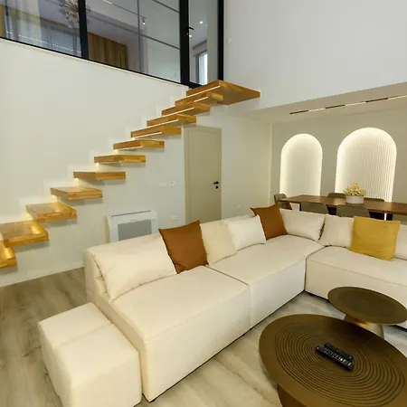 Villa 30 Luxury Place Vlore *