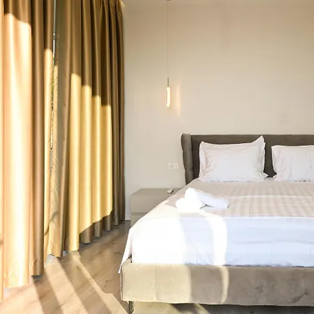 Villa 30 Luxury Place Vlore *