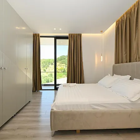 30 Luxury Place Vlore