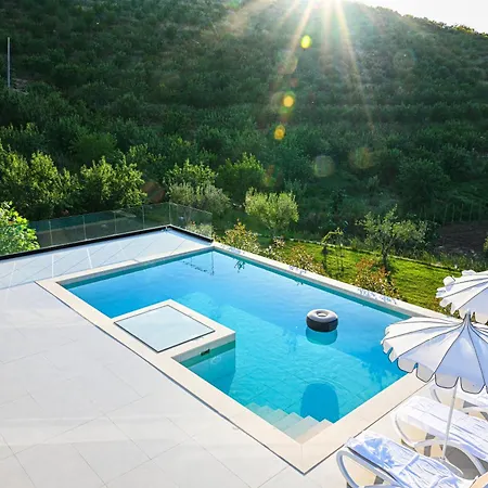 30 Luxury Place Vlore Villa
