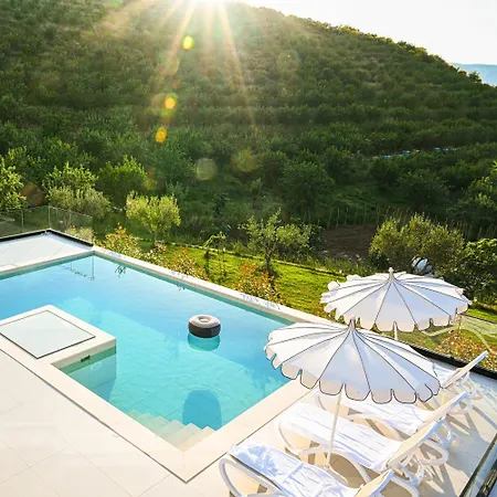 30 Luxury Place Vlore Villa *